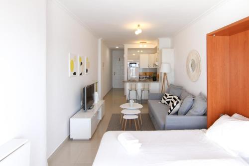 Estudio frente a la playa de Las Canteras S64