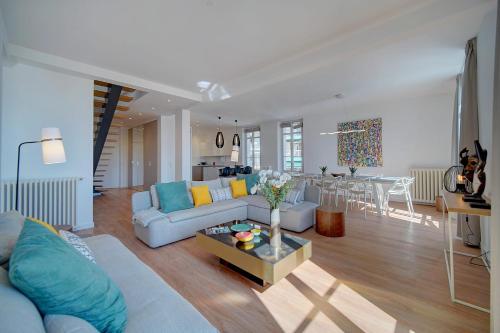 Upstays - Magnificent 180m duplex apartment