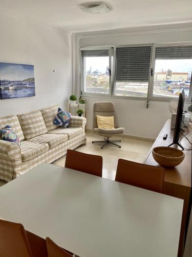 HomeForGuest Apartment next to Las Canteras with FREE Parking