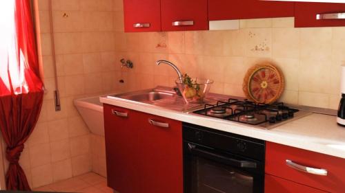 Kitchen o kitchenette sa Boscomare Residence