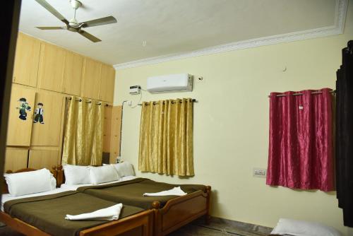 Chittoor的住宿－jayaram Home，相簿中的一張相片