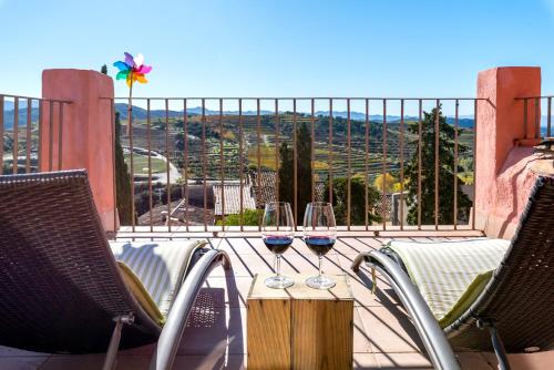 
A balcony or terrace at Hotel Cal Llop
