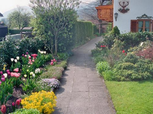 Un jardín fuera de Gästehaus Hubertushof