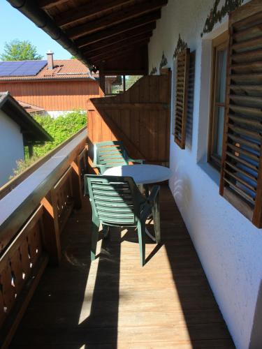 Un balcón o terraza en Gästehaus Hubertushof