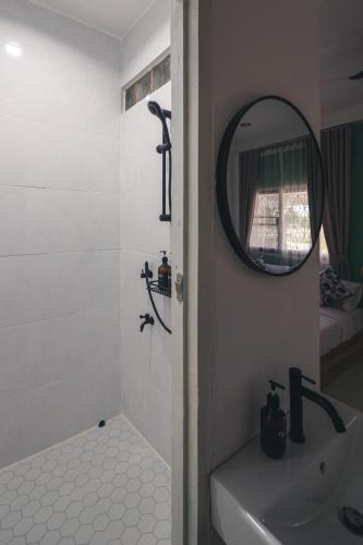 Ein Badezimmer in der Unterkunft Yindee Home & Cafe