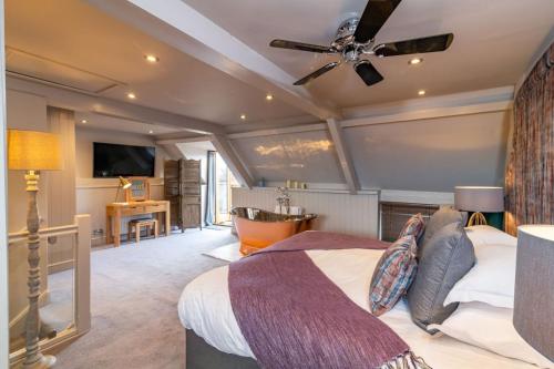 A seating area at Briarfields Hotel 