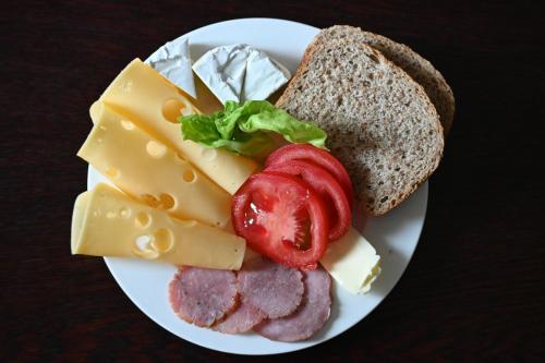 Mad i den private indkvartering eller i nærheden