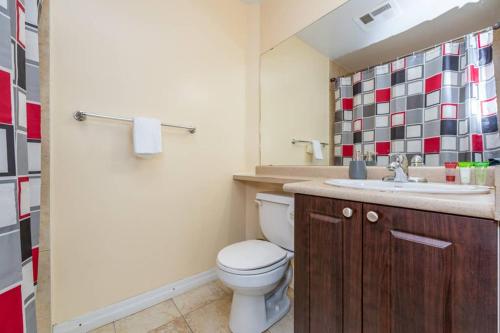 Panoramic View 2BR & 2BTH - Opp Square One Mall – Photos 3
