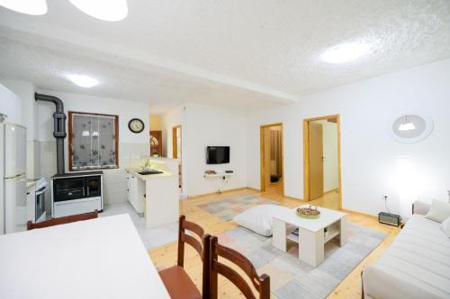 Fotografie z fotogalerie ubytování Village house Vrelo v destinaci Mandići
