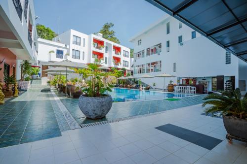 Bazén v ubytování CALAO Kep Residence Hotel nebo v jeho okolí