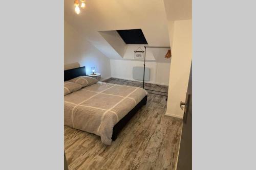 ヴズールにあるUrban Loftの部屋にベッドがある寝室