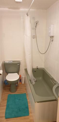 Vonios kambarys apgyvendinimo įstaigoje Town Centre Perth