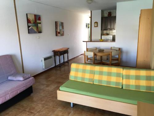 Postel nebo postele na pokoji v ubytování Bertur Peñismar