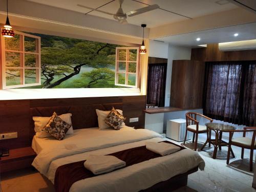 Katil atau katil-katil dalam bilik di Hotel The Grand Piano - Best Business Hotel in Patan