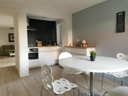 Η κουζίνα ή μικρή κουζίνα στο " Petit Cocon 67 " cosy F2 de 65m2 proche Strasbourg