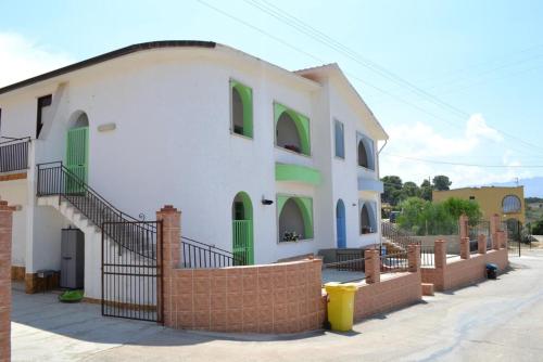 2 bedrooms appartement with furnished terrace and wifi at Balestrate 1 km away from the beach