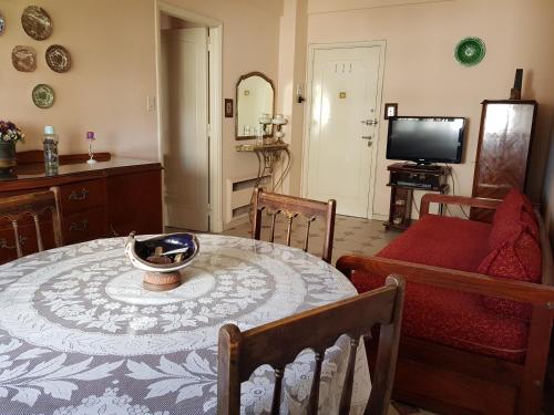 Televisyen dan/atau pusat hiburan di Hispano