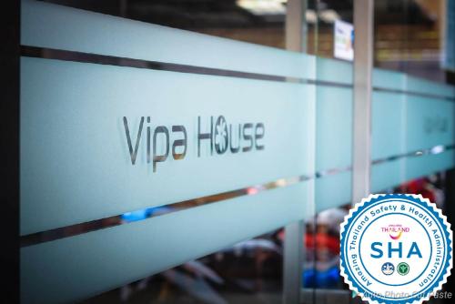Сертификат, награда, вывеска или другой документ, выставленный в Vipa House Phuket - SHA Extra Plus