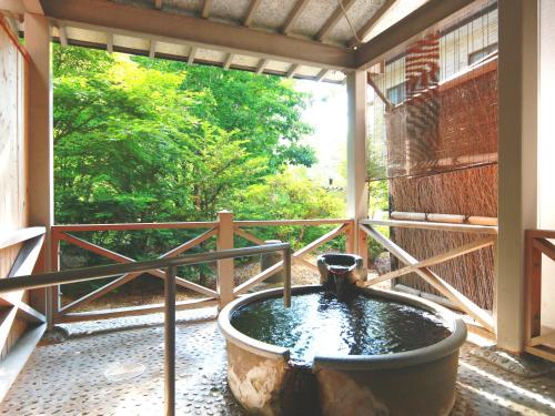 ひなの湯宿 松乃井にあるバルコニーまたはテラス