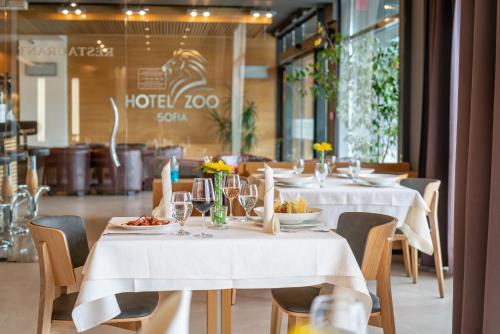 Ristorante o altro punto ristoro di Hotel ZOO Sofia - Secured Paid Parking