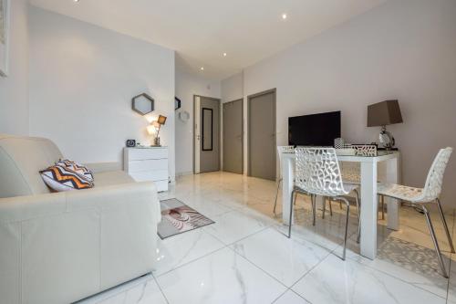 Upstays - Modern - City Center - AC - 9 min from the Palais