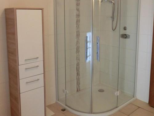 Ένα μπάνιο στο Ferienwohnung Haus Luft
