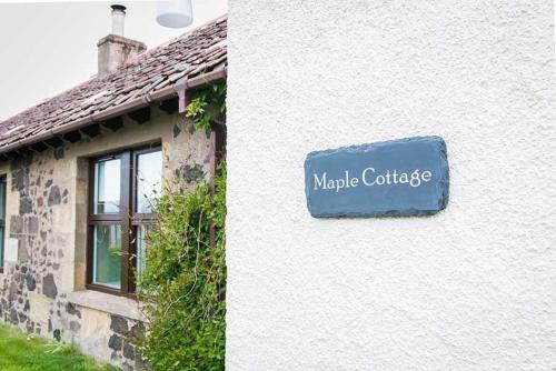 Maple Cottage with Hot Tub near Cupar Fife