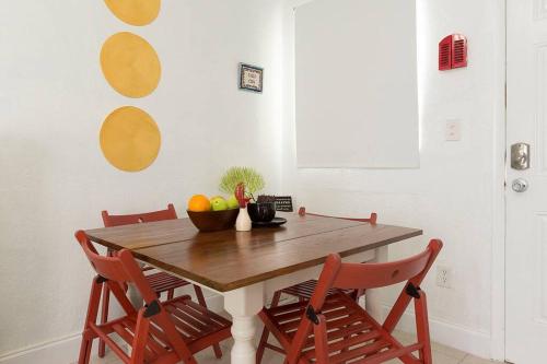 Φωτογραφία από το άλμπουμ του 1 Bedroom Apt near Coconut Grove στο Μαϊάμι