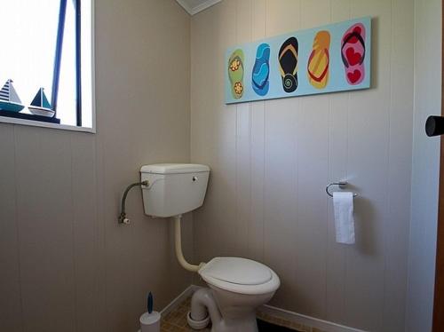 Phòng tắm tại Ponderosa - Waitarere Beach Bach