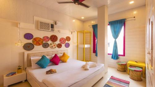 Postel nebo postele na pokoji v ubytování Madpackers Amritsar Bunks, Rooms, & Community