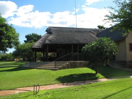 Κήπος έξω από το Lapeng Guest Lodge