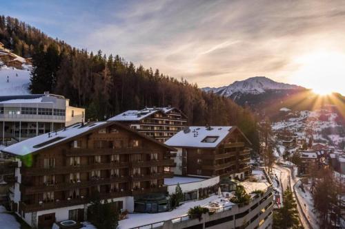 Royal 141 SKI LIFT & TERRACE apartment 8 pers by Alpvision Résidences