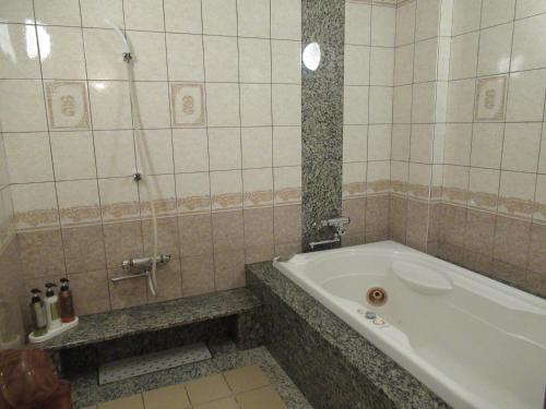 Kamar mandi di Hotel Shuyukan (Adult Only)