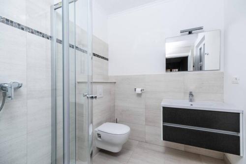 Kúpeľňa v ubytovaní Luxury Apartment Marina View No 1
