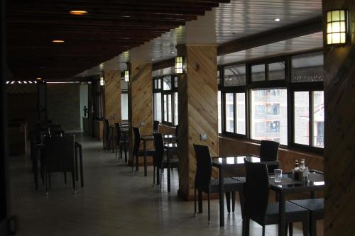Εστιατόριο ή άλλο μέρος για φαγητό στο Airport Landing Hotel