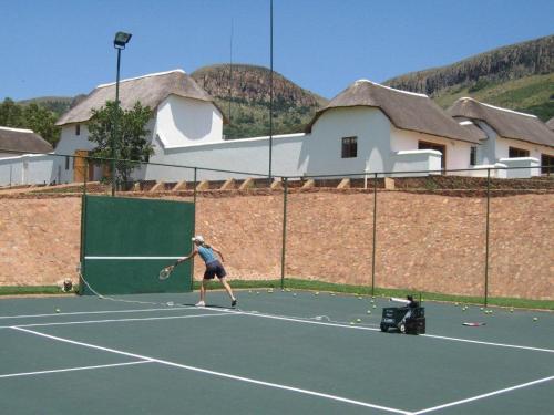 Tenis a/nebo squash v ubytování Steynshoop self-catering Valley Lodge nebo okolí