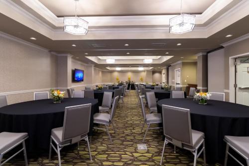 Zona business o sala conferenze di Holiday Inn Express Savannah - Historic District