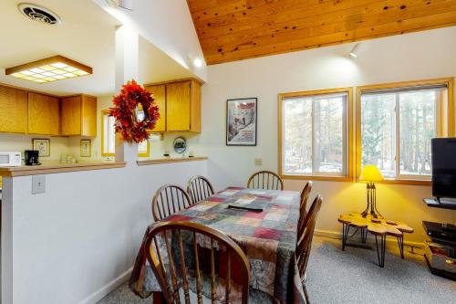 Poma Lane – Photos 2