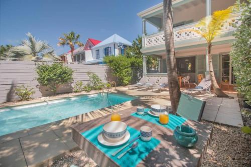 Villa Aquamarine, 2 bedroom beach house and private pool, Orient beach!