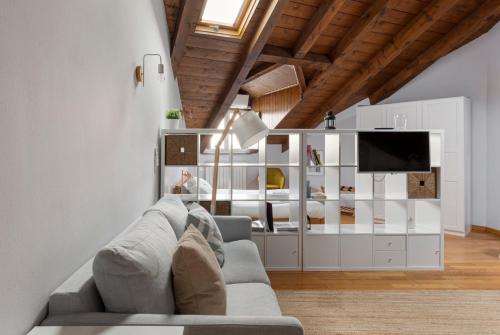 Hostmate - Milano - Farini - Isola