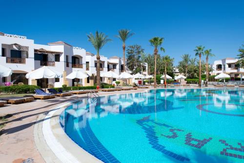 Bazén v ubytování Amphoras Beach - Ultra All Inclusive nebo v jeho okolí
