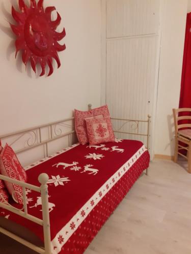 Ein Bett oder Betten in einem Zimmer der Unterkunft La Casetta Del Dahu