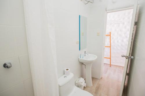 Un baño de Kokoa Hotel Vichayito