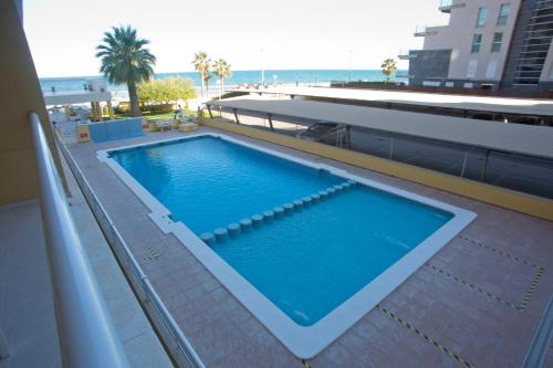Bazén v ubytovaní Apartamento caribe alebo v jeho blízkosti