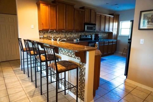 Indian Point Penthouse 3BDR Condo – Photos 2