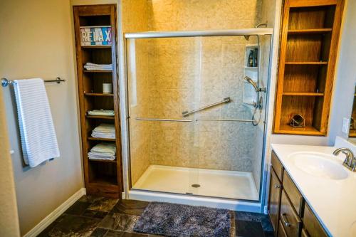 Indian Point Penthouse 3BDR Condo – Photos 5