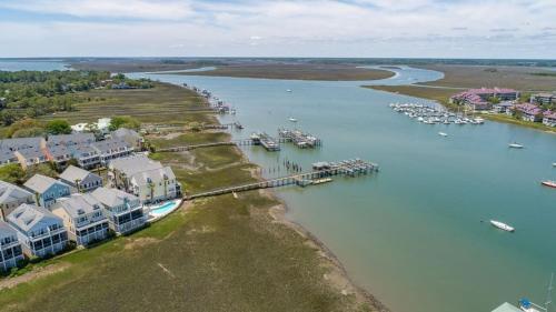 91 Waters Edge Folly Charm