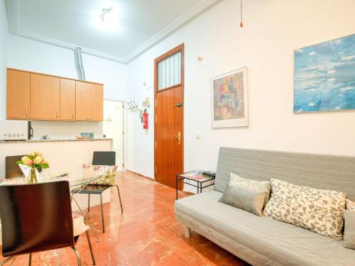 Simplistic Holiday Home in the heart of Sevilla (Spanje ...