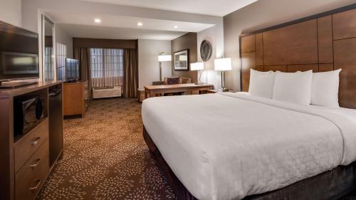 Postel nebo postele na pokoji v ubytování Best Western Plus Spokane North