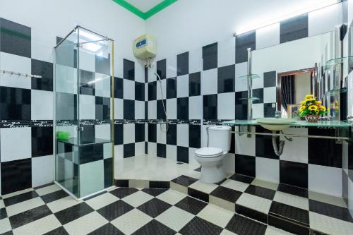 Kúpeľňa v ubytovaní Victory Villa - Sân Vườn - Hồ Bơi - Karaoke - Gần Biển Bãi Sau